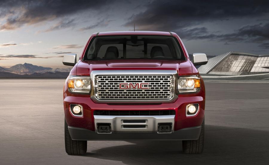 GMC Canyon Denali Crew Cab 2016 года  (фото 2 из 6)